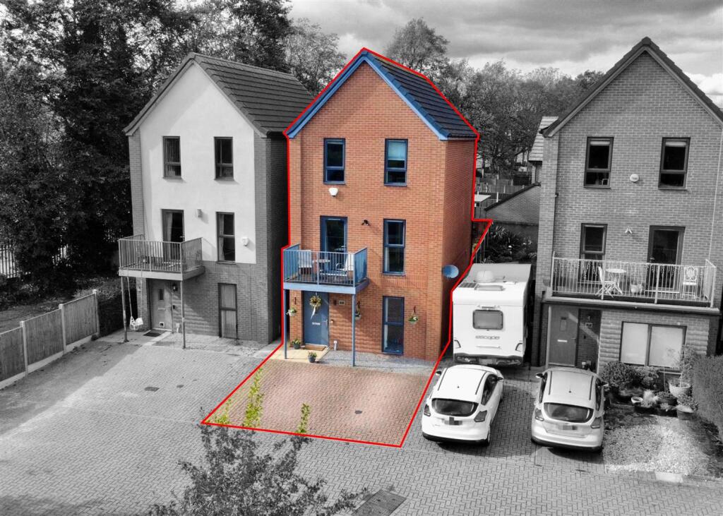 4-bed detached on Lathe Way, Erdington, Birmingham, £380,000