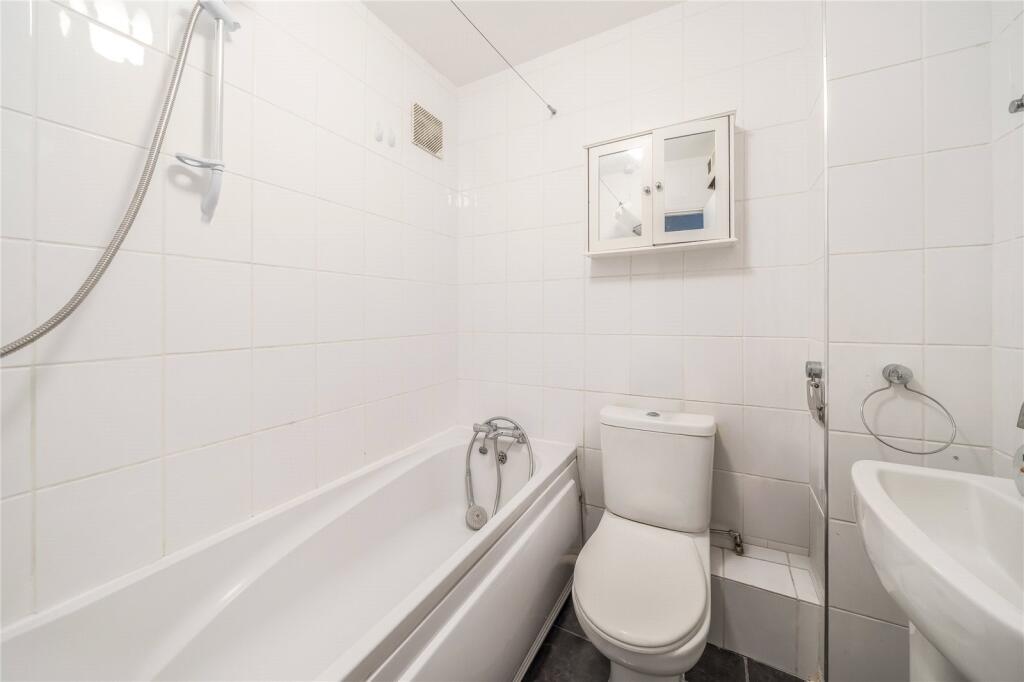 Apartment in London - More