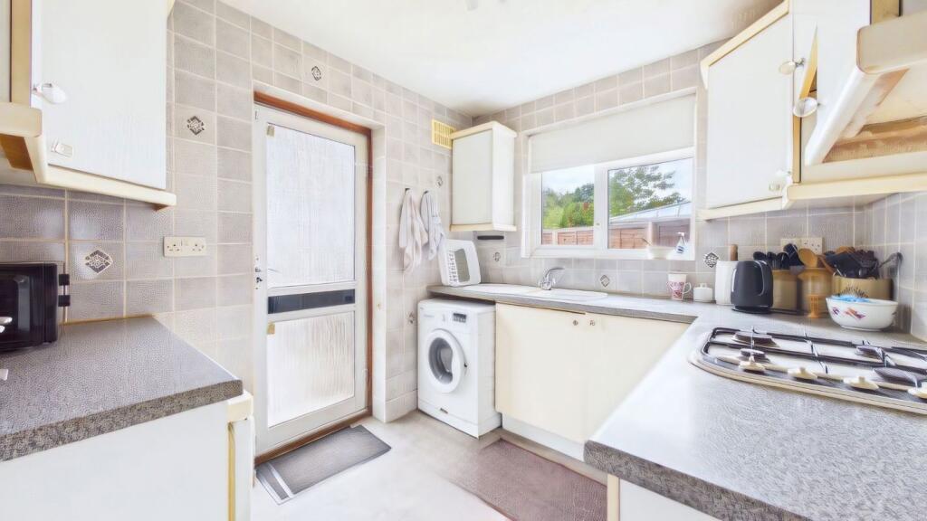 House in Potters Bar, Cranborne - More