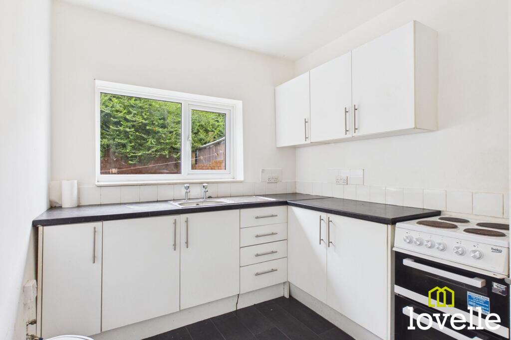 House in Hull - View 4
