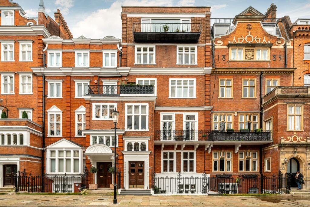 Main image of property: Lennox Gardens