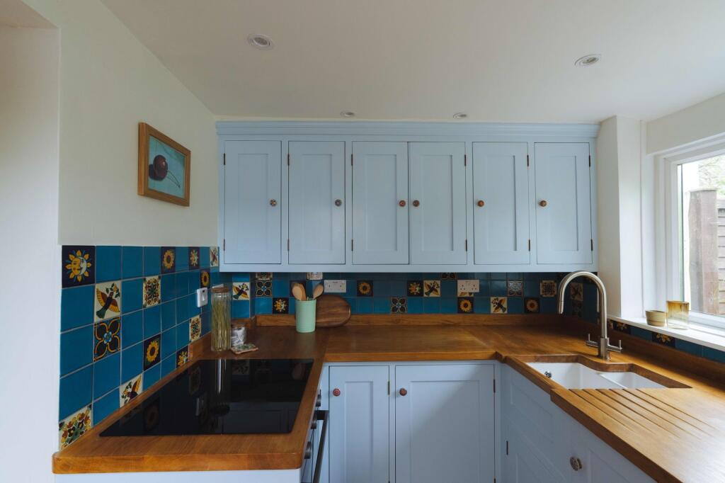 House in East Devon, Upton Pyne - More