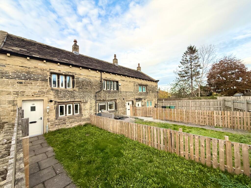 Towngate Fold, Meltham, Holmfirth, West Yorkshire, HD9 photo 4