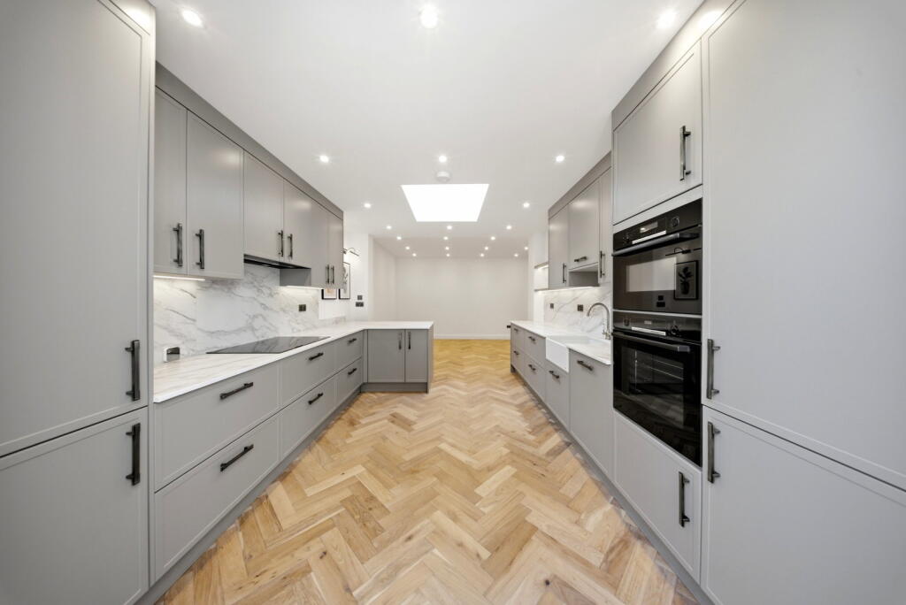 Apartment in London - More