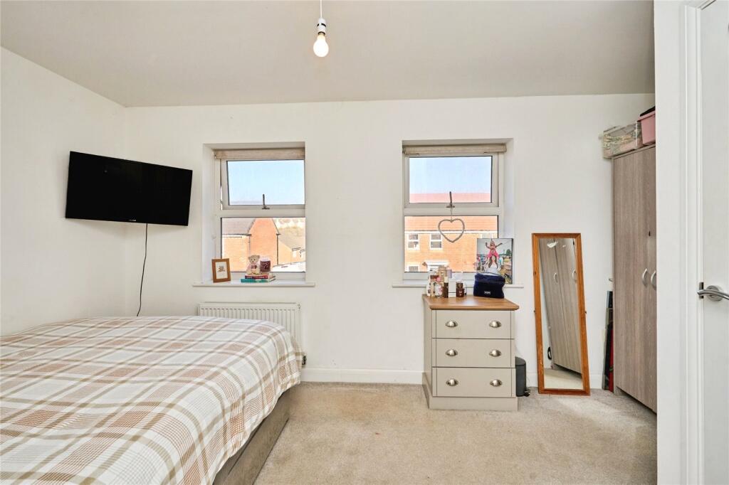 29 RED FOX SQUARE photo 4