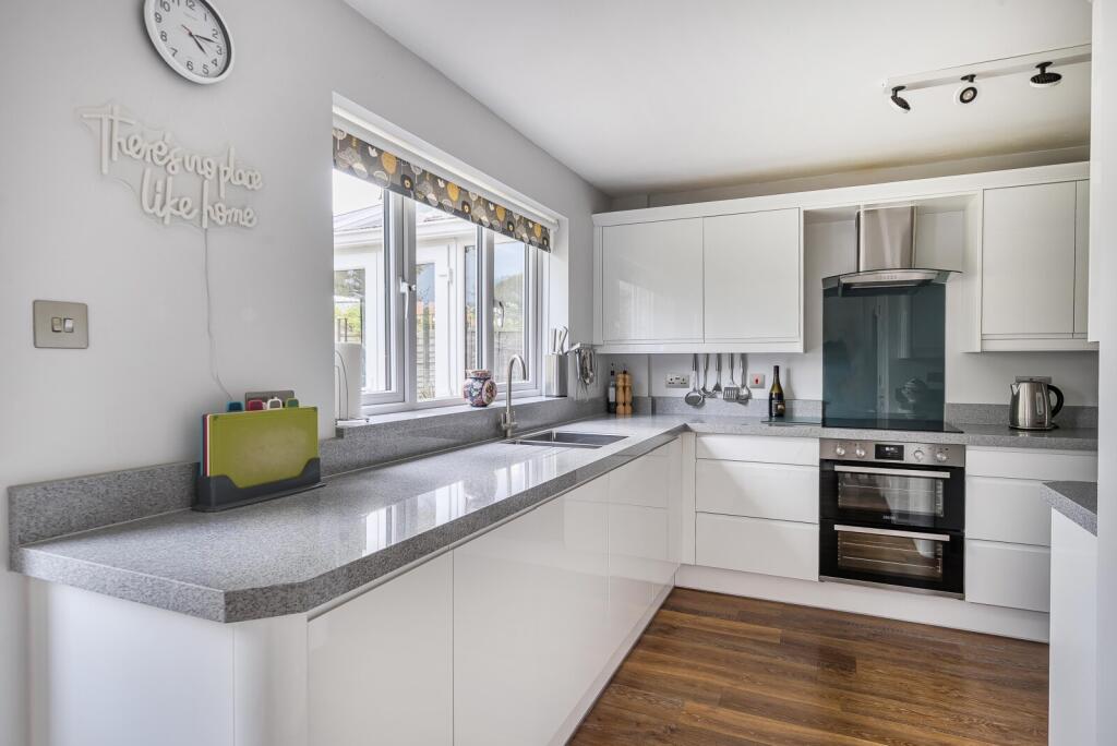 The Moorings, Great Bookham, KT23 photo 3
