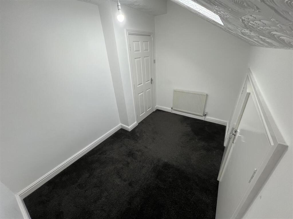 Apartment in Stockport, Heaviley, Cale Green - More