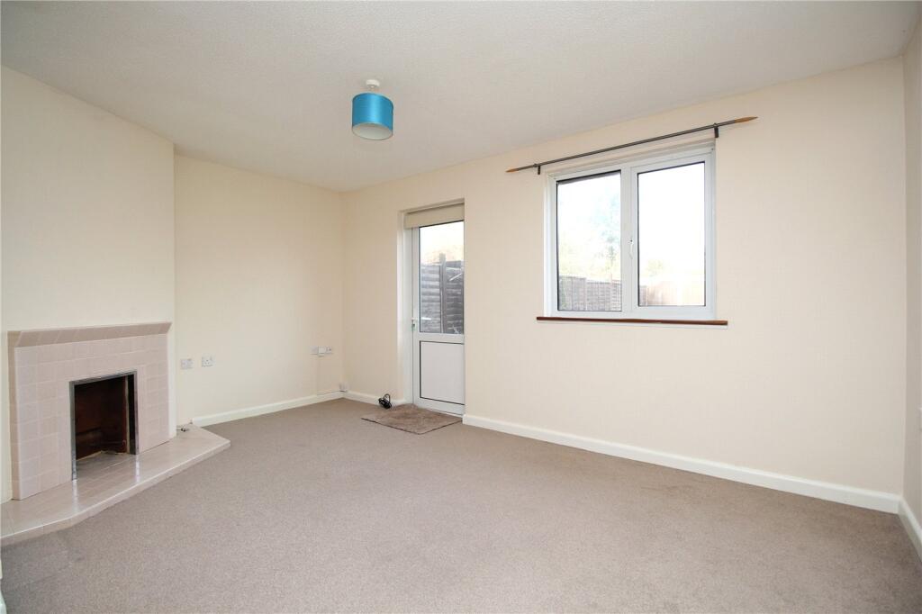 Spenser Close, Alton, Hampshire, GU34 photo 3
