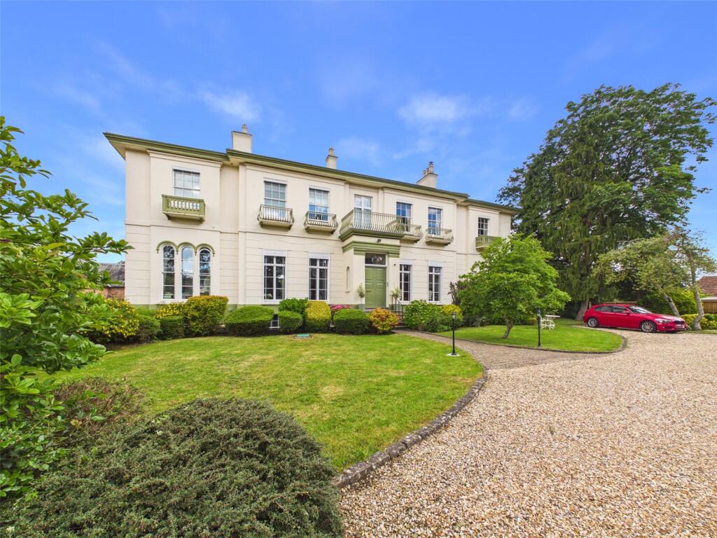 Apartment in Cheltenham, Marle Hill, Prestbury