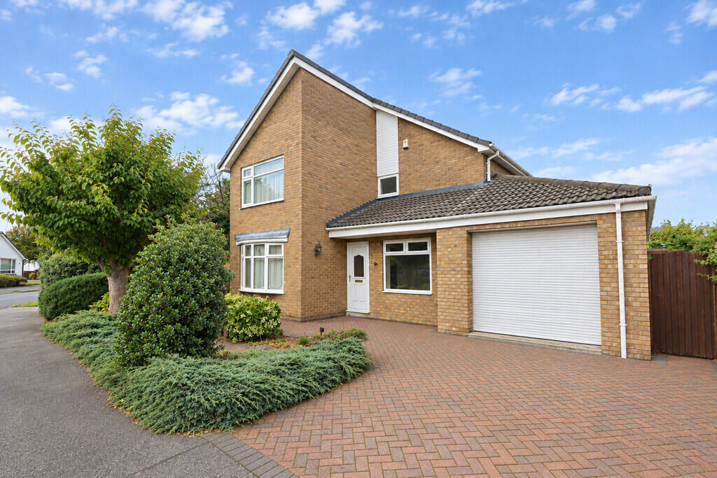 3-bed detached on Greenbank Drive, Lincoln, £285,000