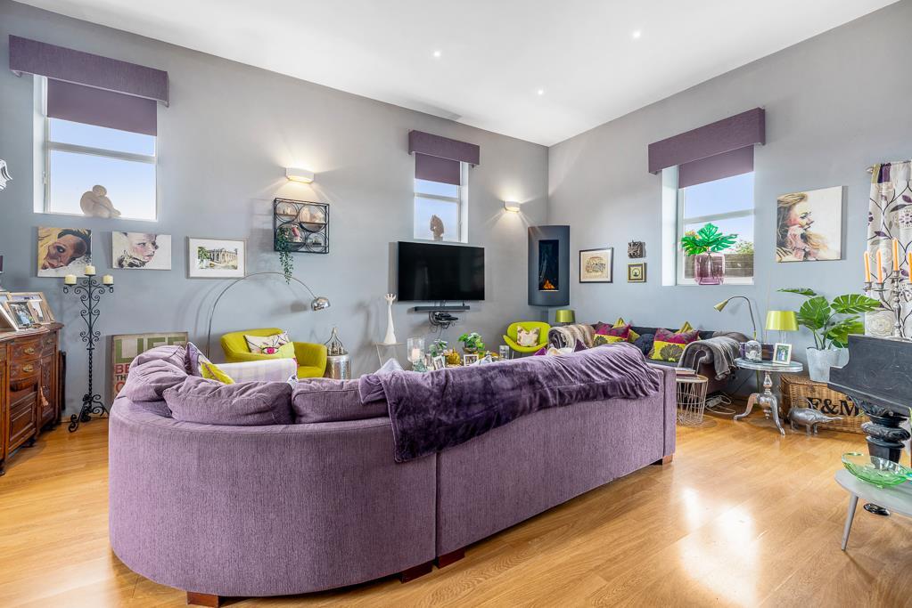House in South Holland, Surfleet - More