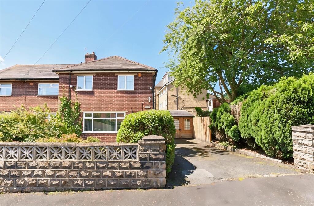 Main image of property: Rosemount Avenue, Elland