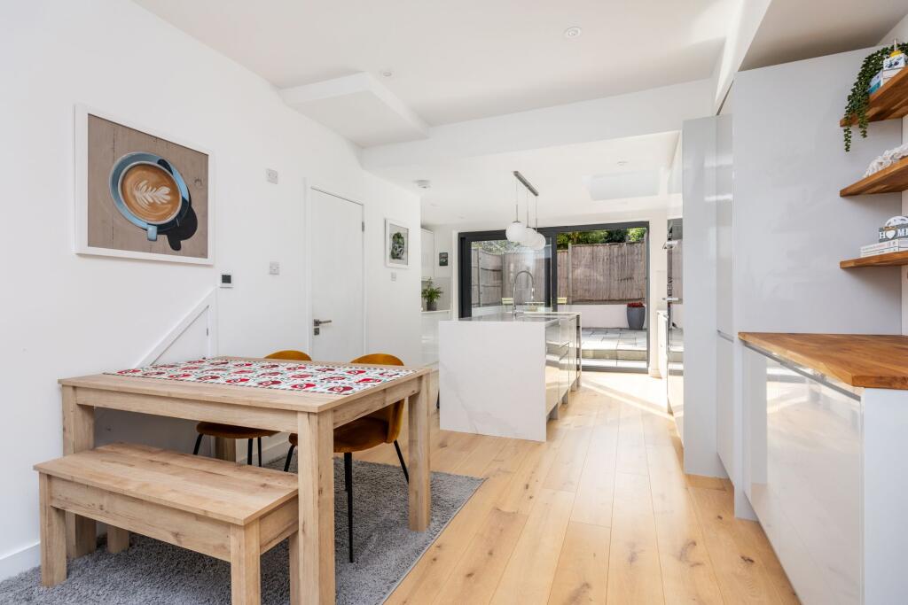 House in Winchester, Hampshire - View 5