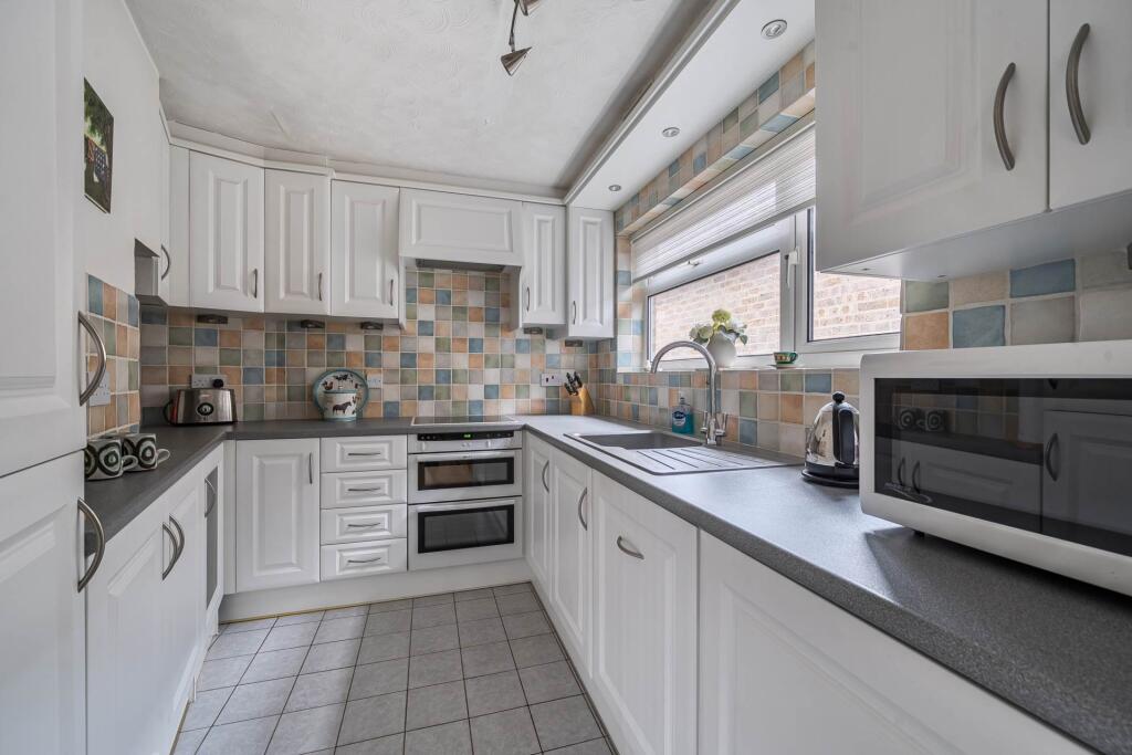 Vicarage Close, Ravensden photo 5