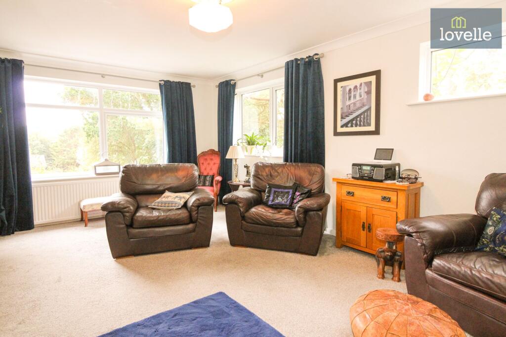 House in Lincoln - More