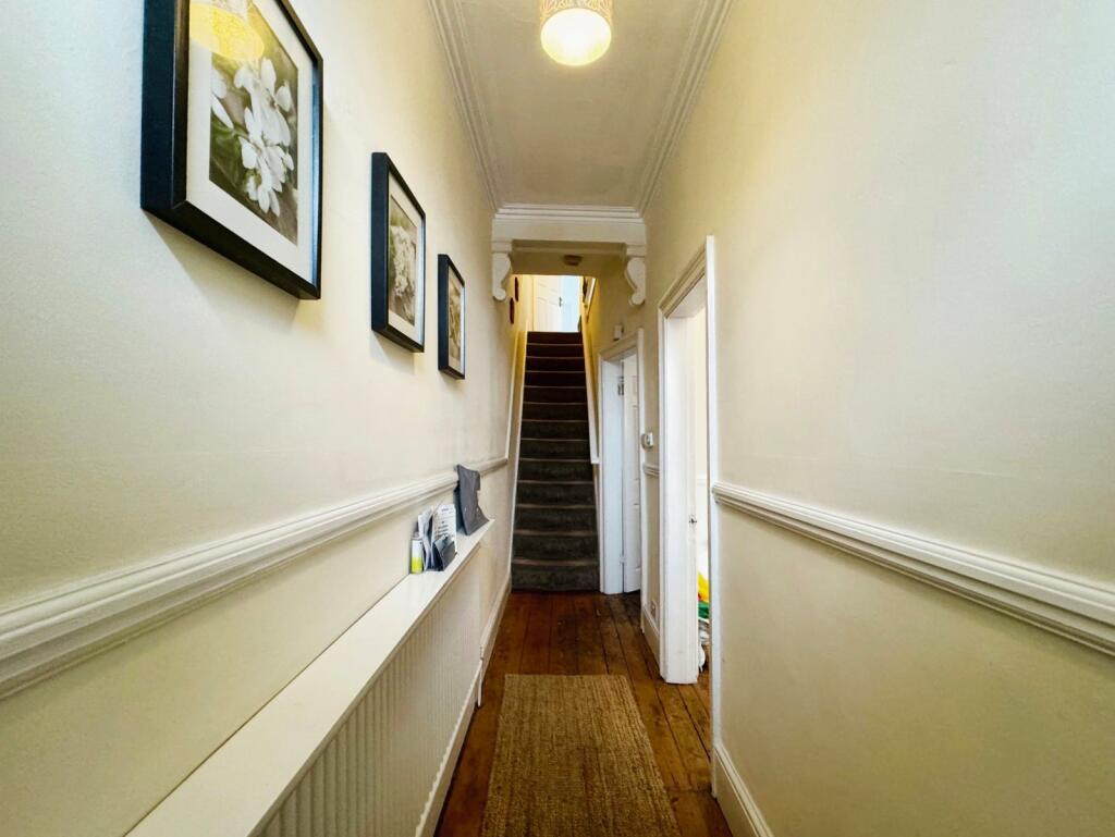 House in Manchester, Parrs Wood, Didsbury - View 3