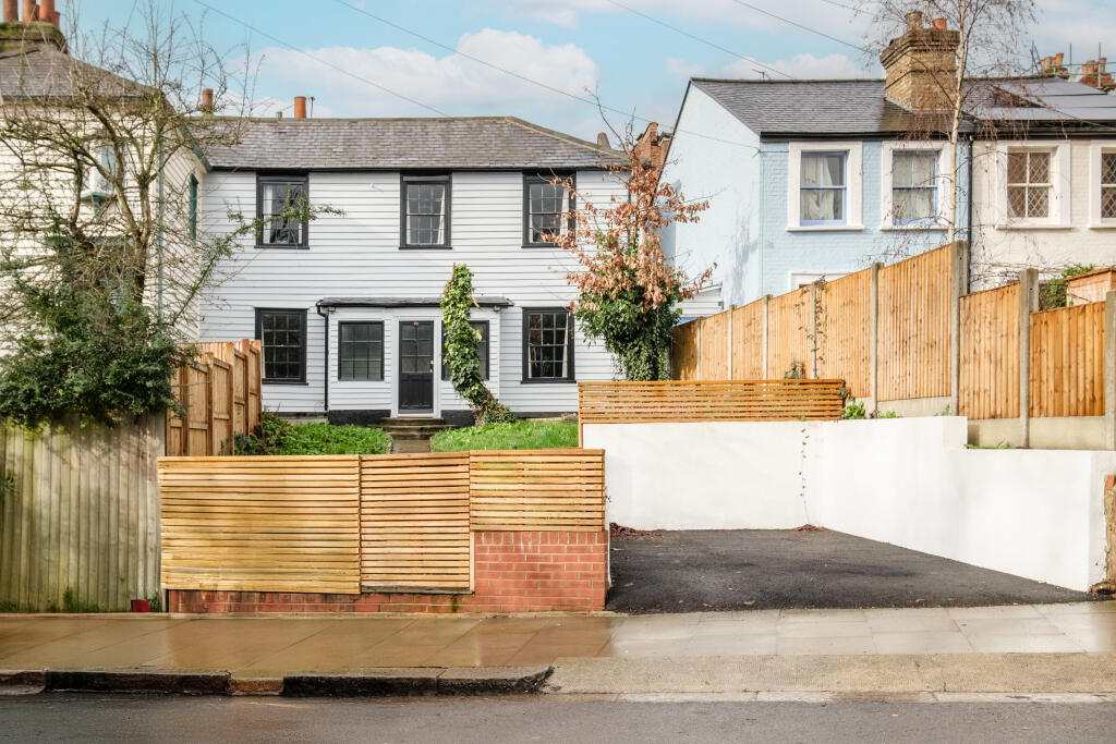 Main image of property: St. James Lane, London, N10