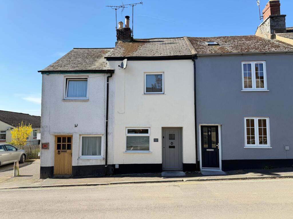 2-bed terraced on Woodway Street, Chudleigh, TQ13, £250,000