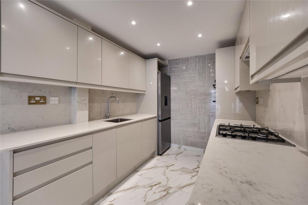 House in London - View 5
