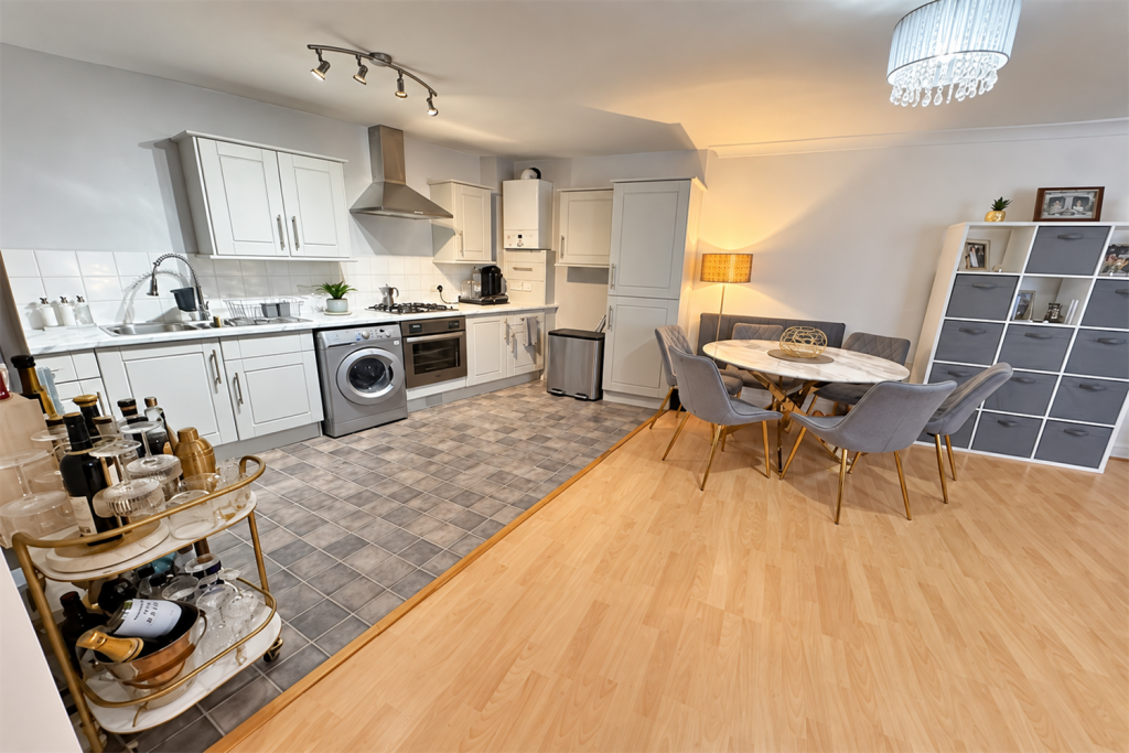 Apartment in Croydon - View 4