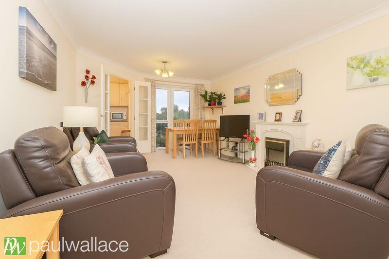Benstede Court, Brocket Road, Hoddesdon photo 2