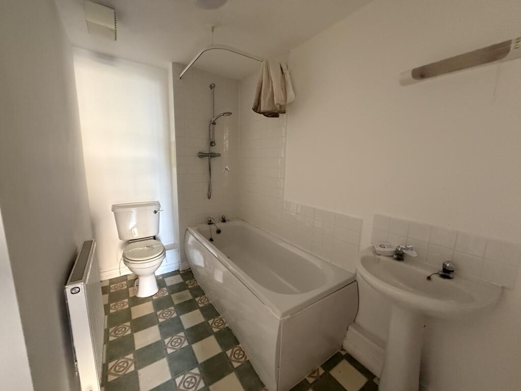Apartment in Nottingham - View 5