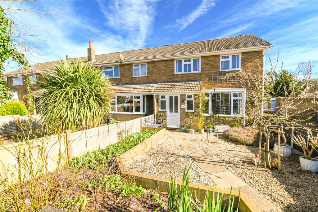 3-bed terraced on Yew Lane, Ashley, New Milton, Hampshire, BH25, £375,000