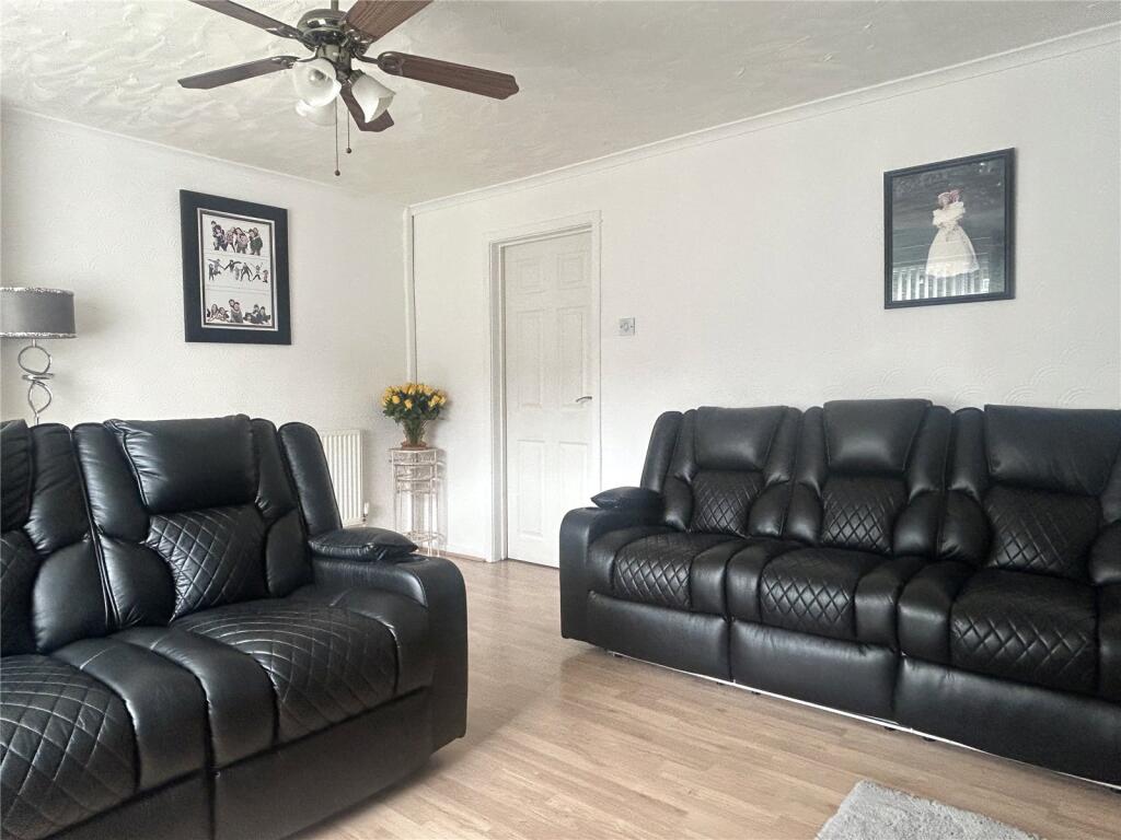 House in Oldham, Hey, Spring Hill - View 5