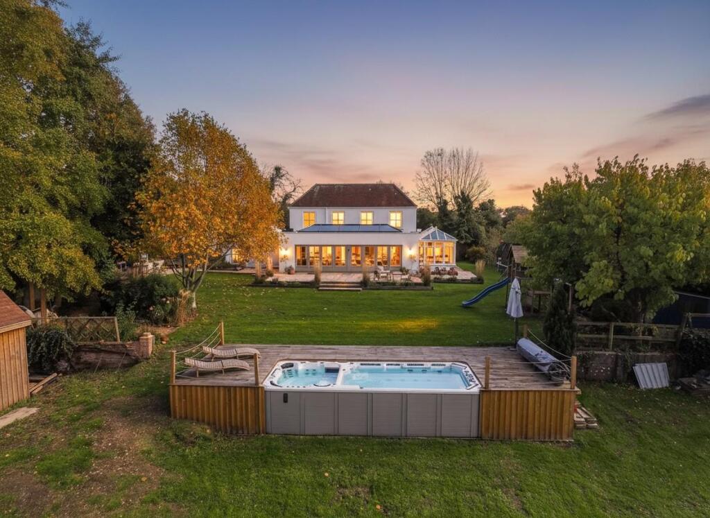 Main image of property: Purbrook Heath, Purbrook