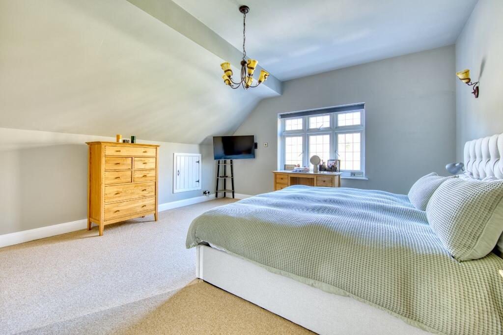 Additional image 16 of Georges Wood Road, AL9