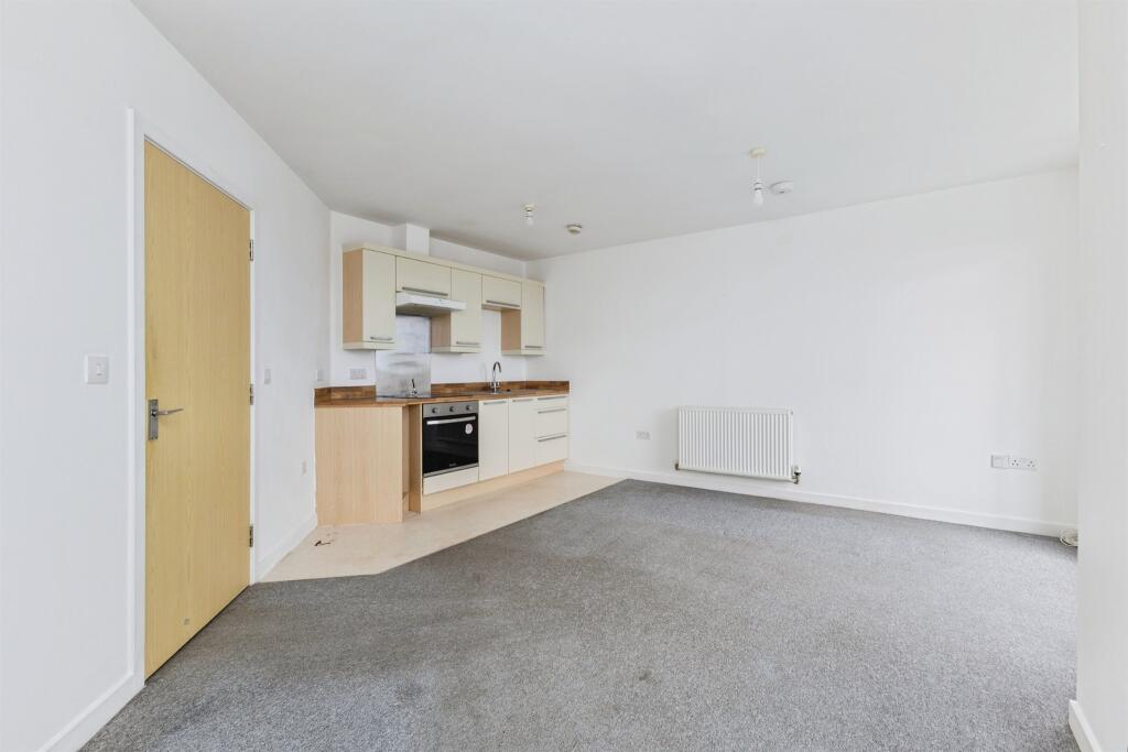 Apartment in Torquay, Upton - View 5
