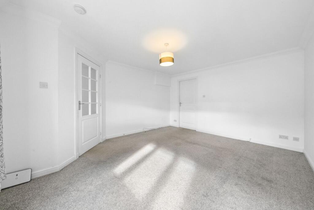 House in Larbert, Falkirk - View 4