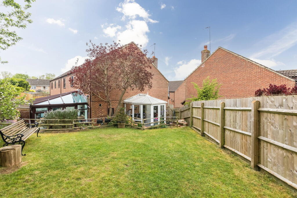 7, Manor Close,Middleton Cheney,Banbury,OX17 2TA photo 2