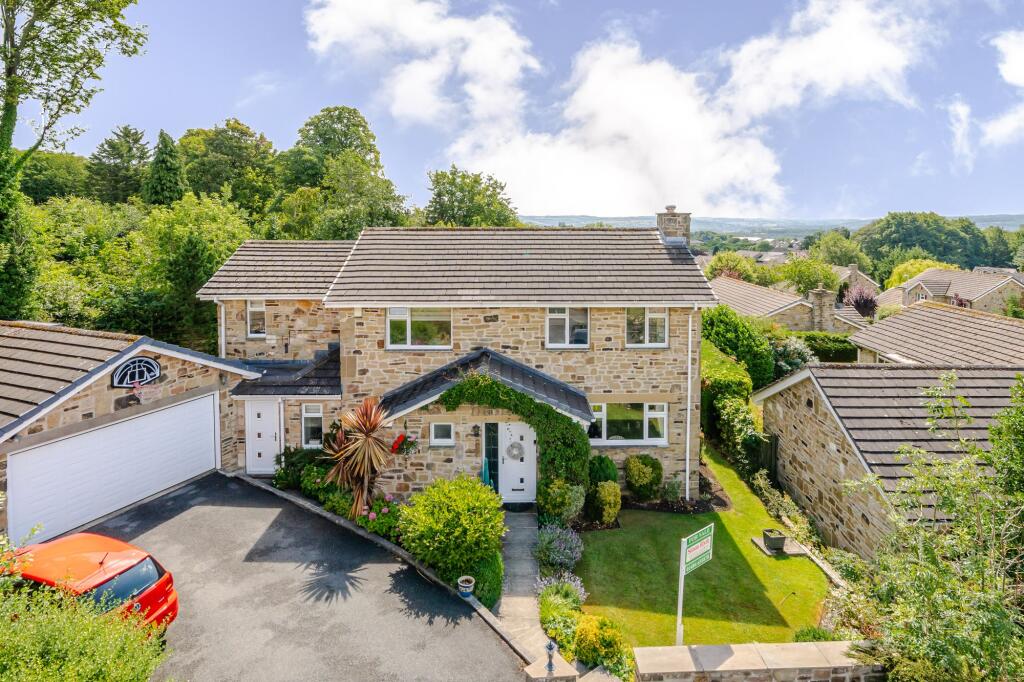 4-bed detached on The Ghyll, Huddersfield, HD2, £600,000
