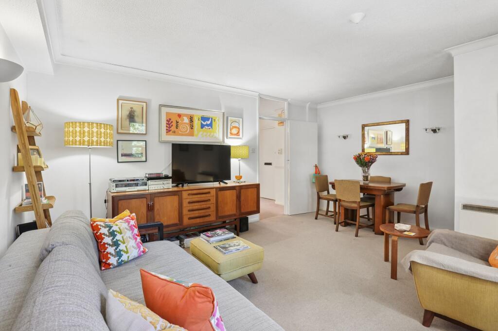Apartment in London - More