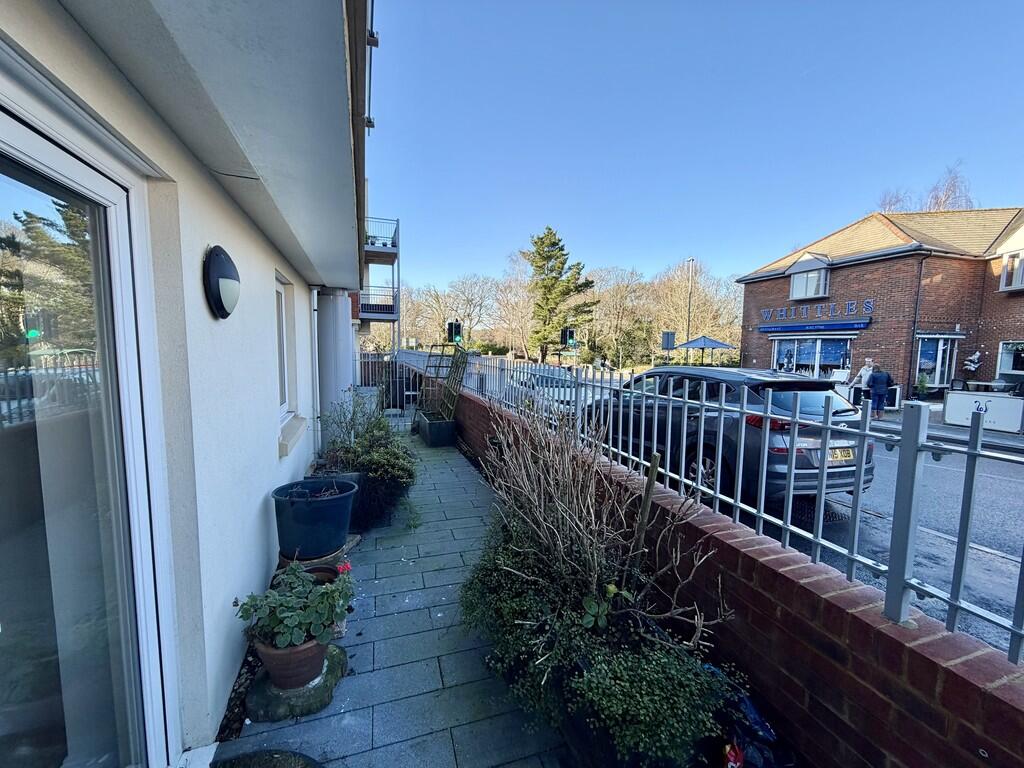 Macaulay Road, Broadstone photo 4