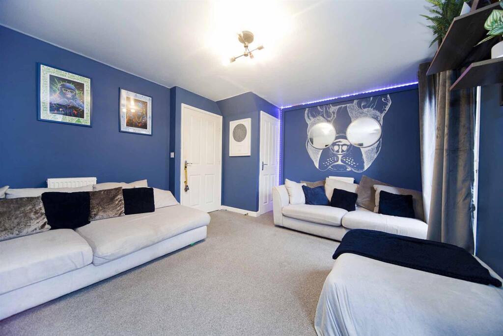 Inglefield, Hartlepool photo 4