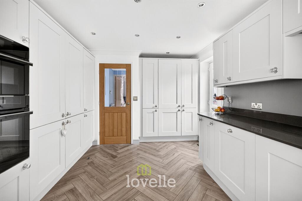 House in Doncaster - View 5