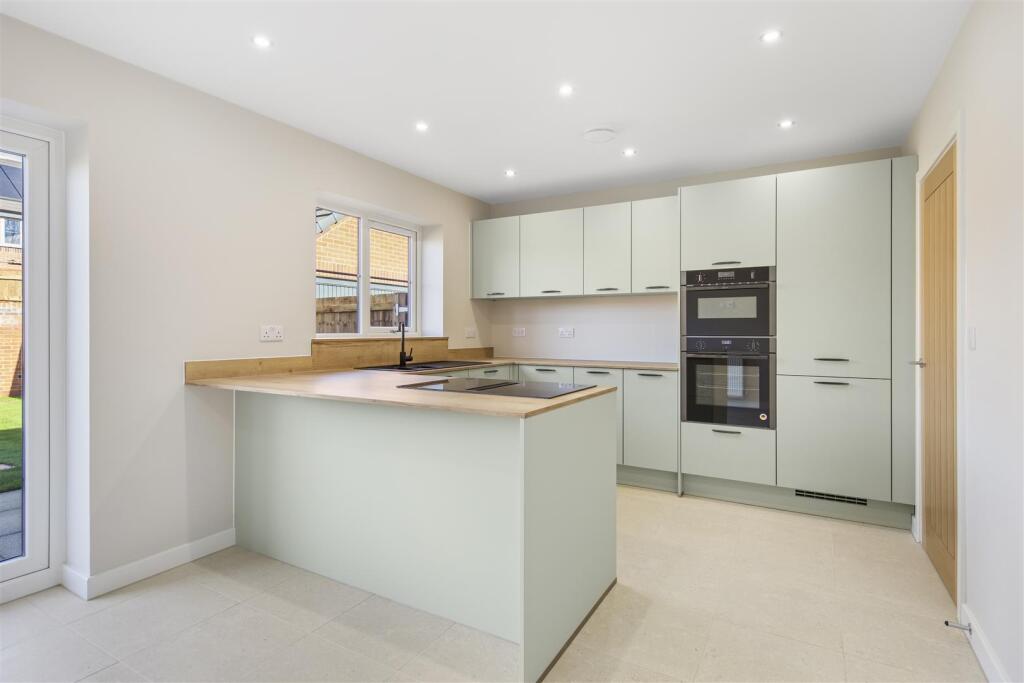 House in Bolsover, Carr Vale, Old Bolsover - View 3