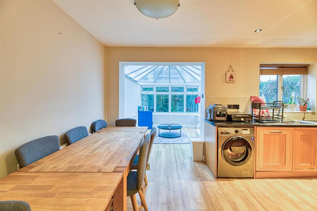 Lincoln Close, Woolston, WA1 photo 4