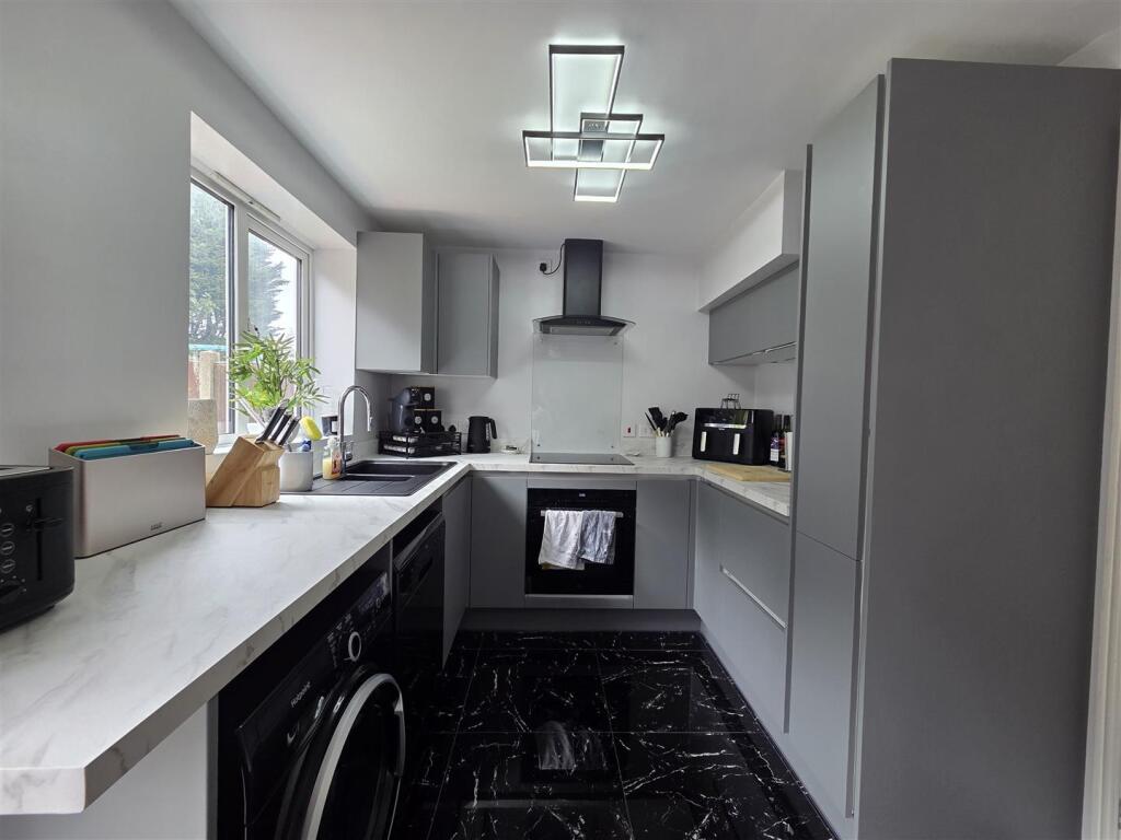 House in Ashfield, Kirkby-in-Ashfield, Sutton-in-Ashfield - View 4