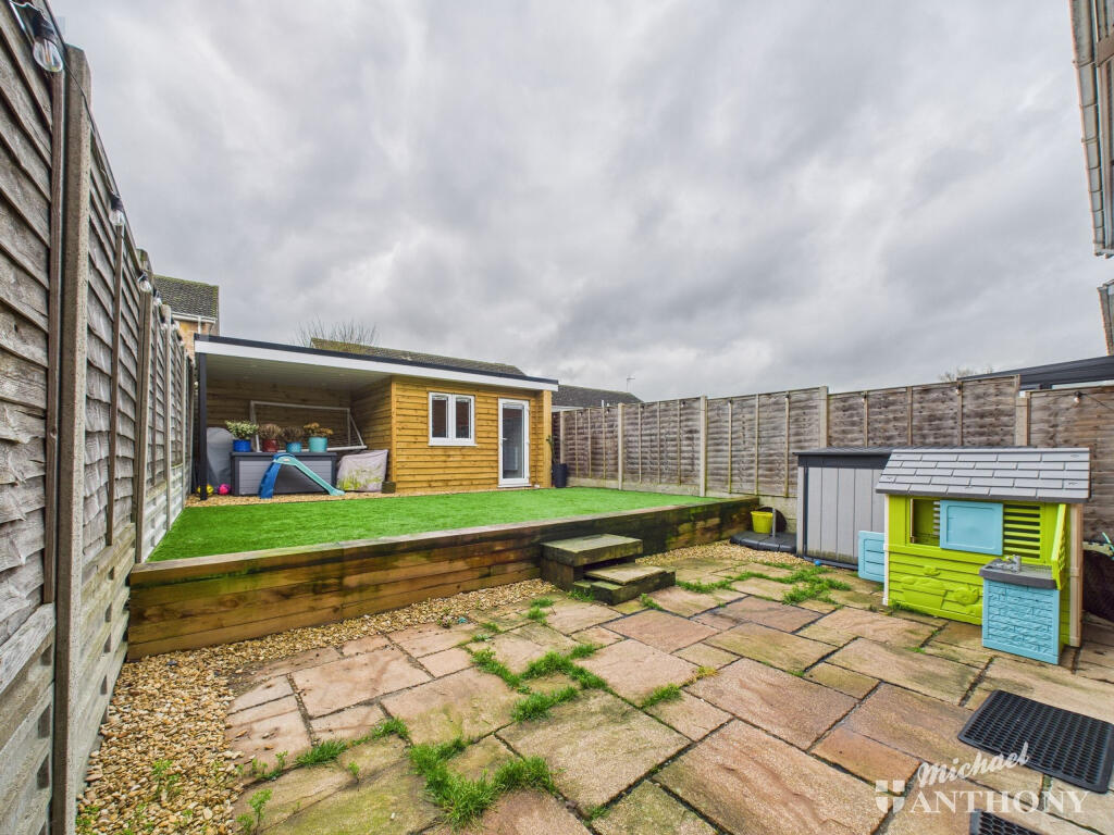 House in Aylesbury, Bedgrove - View 4