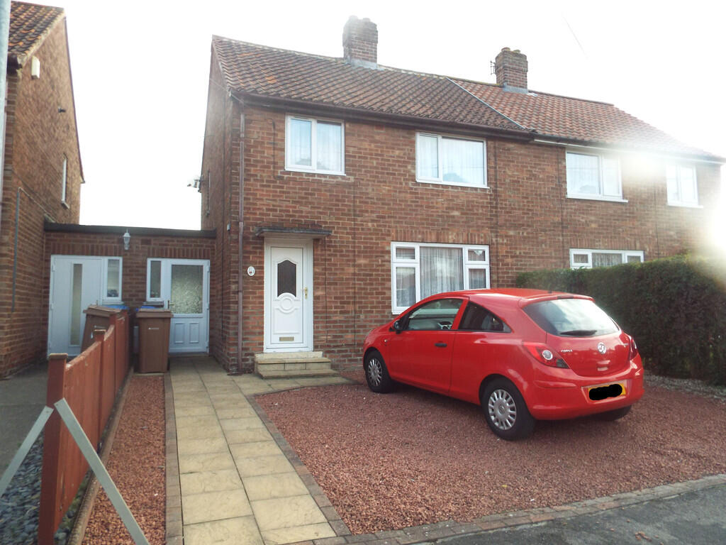 3-bed terraced on 121 The Oval, £185,000