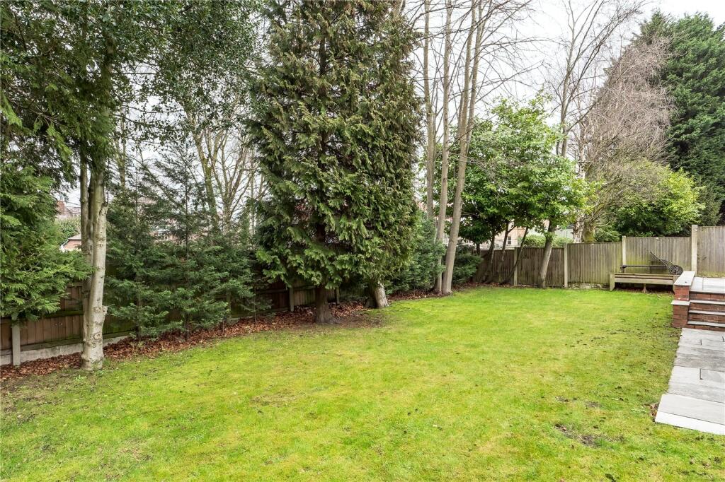 Garner Close, Bowdon, WA14 photo 3
