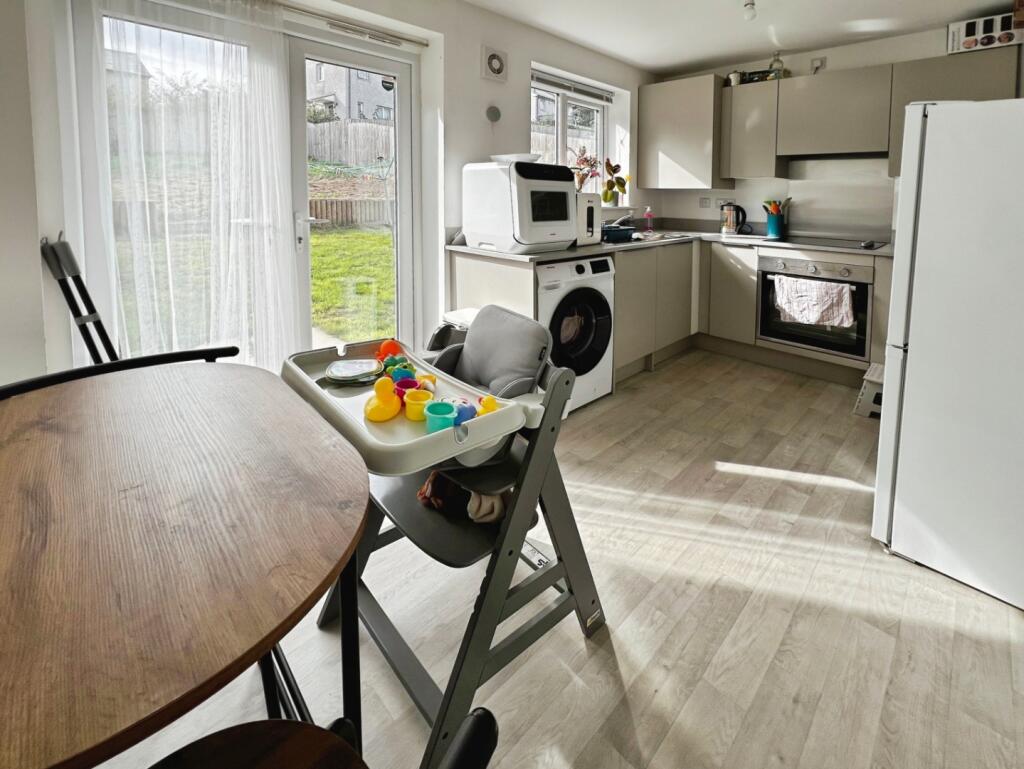 Blackthorne Close Bradford, BD2 3DZ photo 5