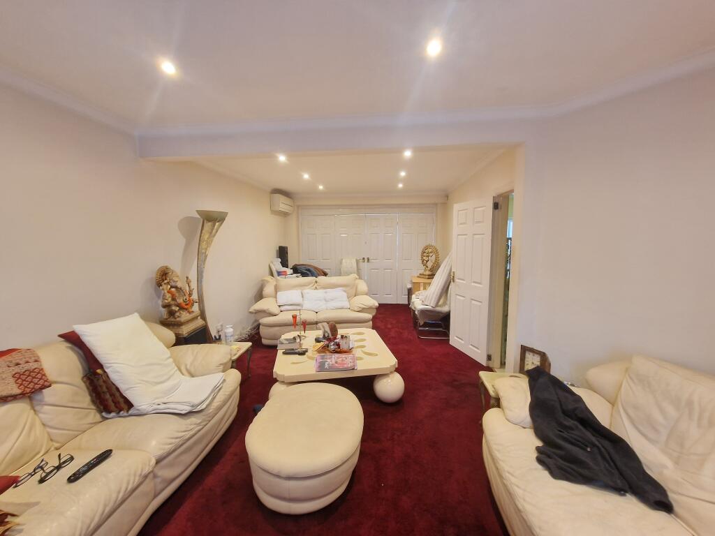 House in London - View 3