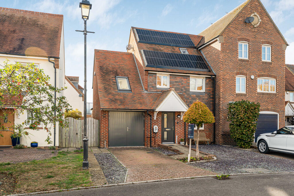 Main image of property: South Quay, Abingdon, OX14