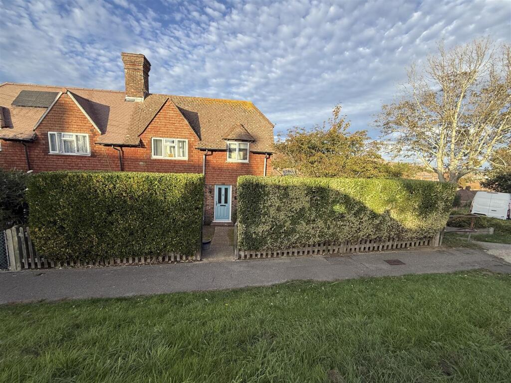 2-bed semi-detached on Southdown Road, Newhaven, £299,950
