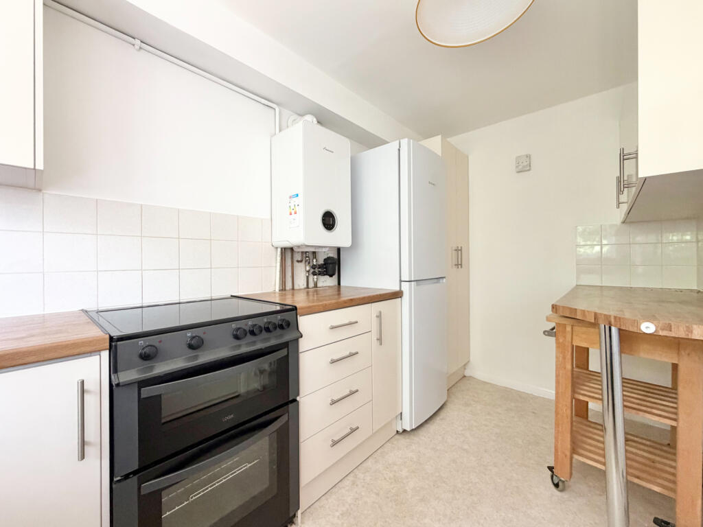 Apartment in Dacorum, Berkhamsted - View 4