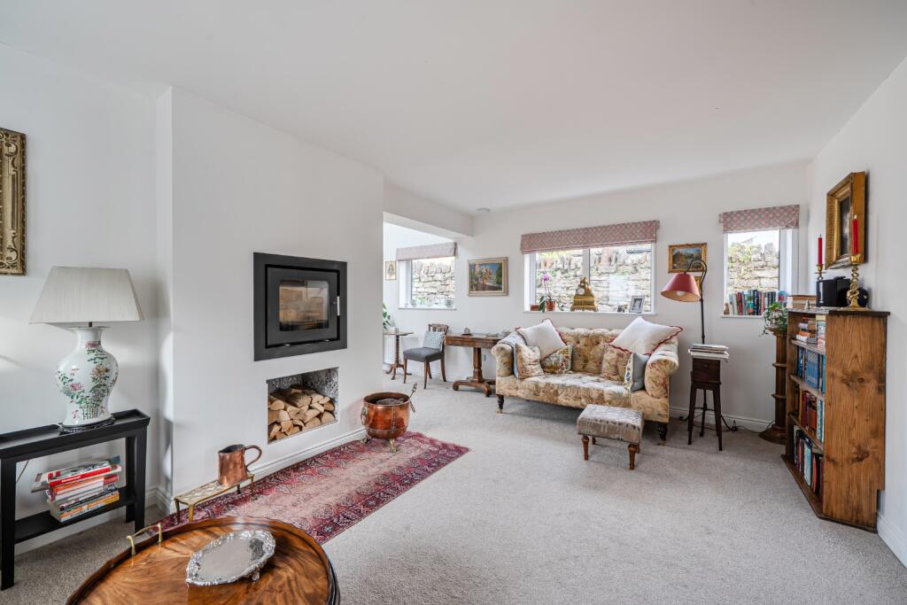 Additional image 10 of Immaculate home - Central Wells